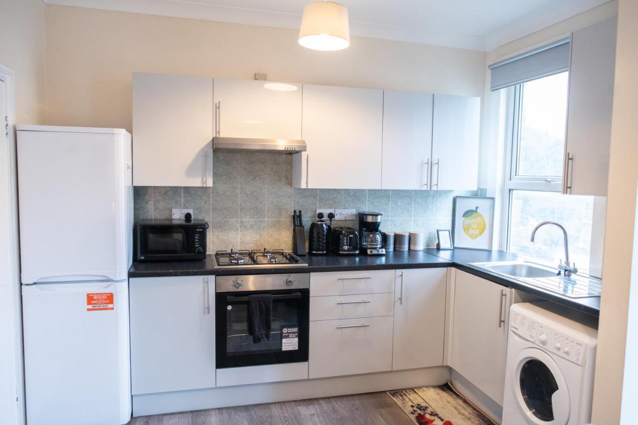 4 Bedroom Flat With High Speed Wi-Fi In North Acton, Ealing, West London Ngoại thất bức ảnh