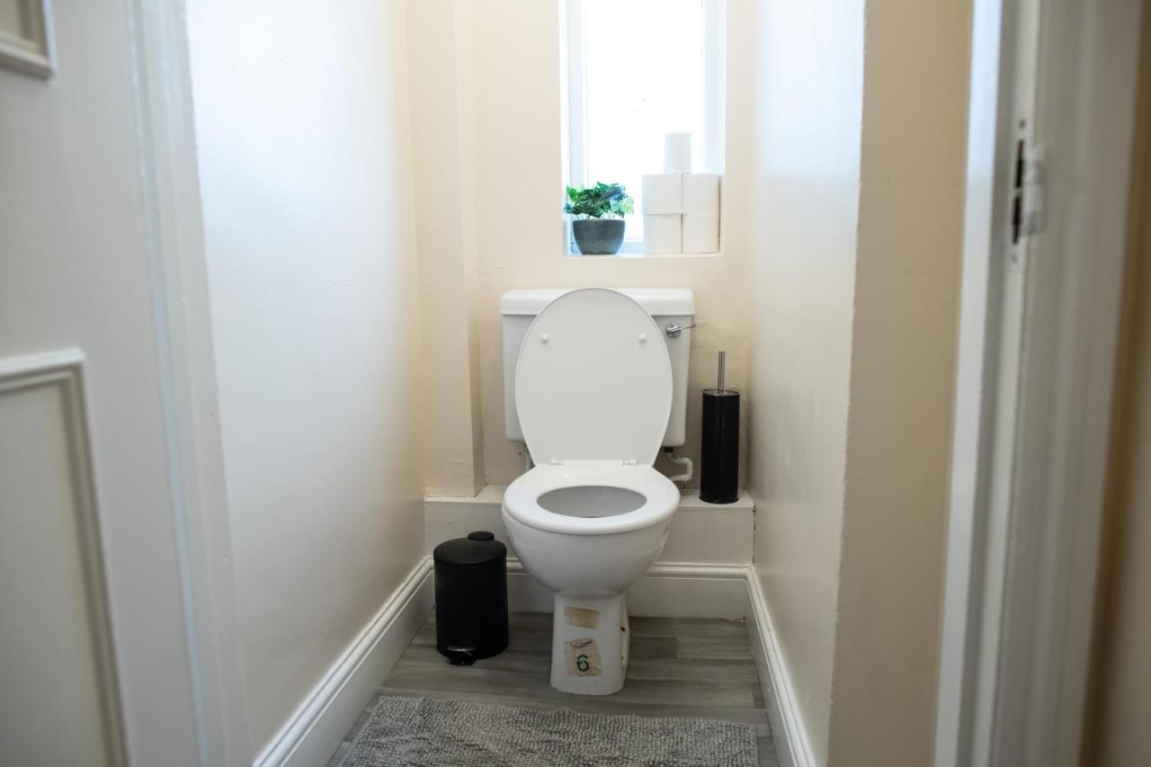 4 Bedroom Flat With High Speed Wi-Fi In North Acton, Ealing, West London Ngoại thất bức ảnh