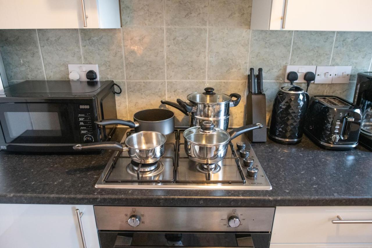 4 Bedroom Flat With High Speed Wi-Fi In North Acton, Ealing, West London Ngoại thất bức ảnh