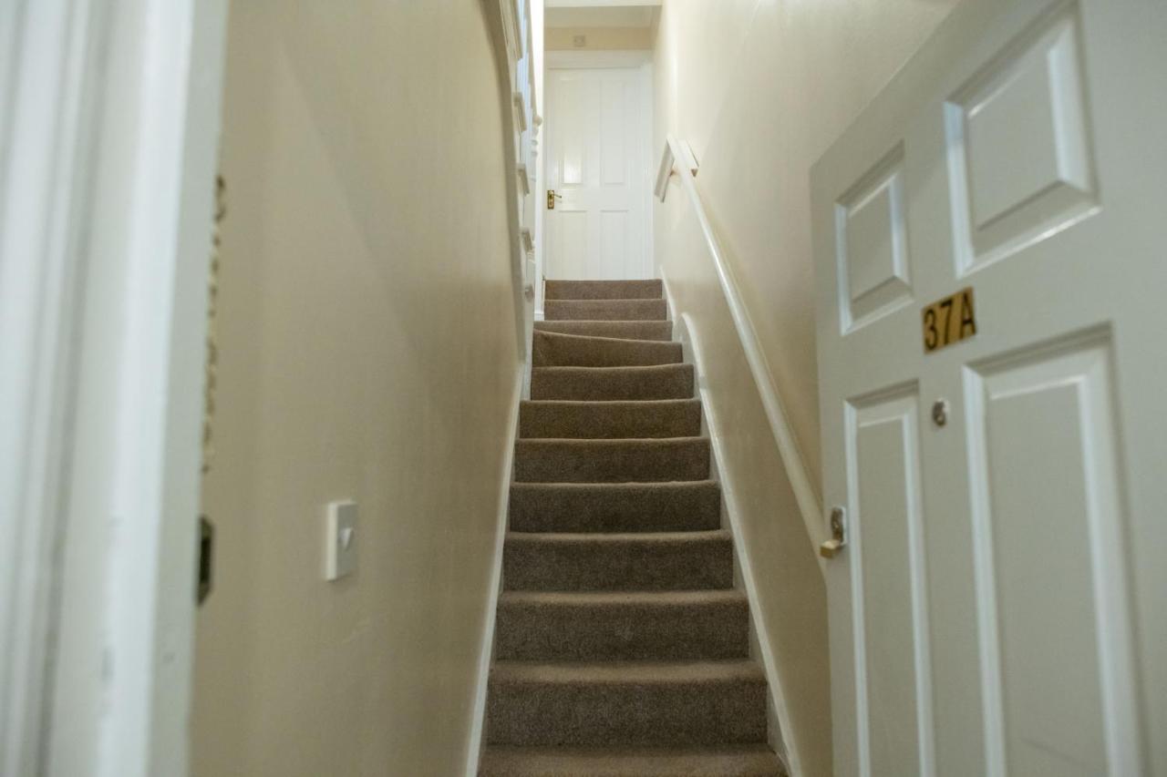 4 Bedroom Flat With High Speed Wi-Fi In North Acton, Ealing, West London Ngoại thất bức ảnh