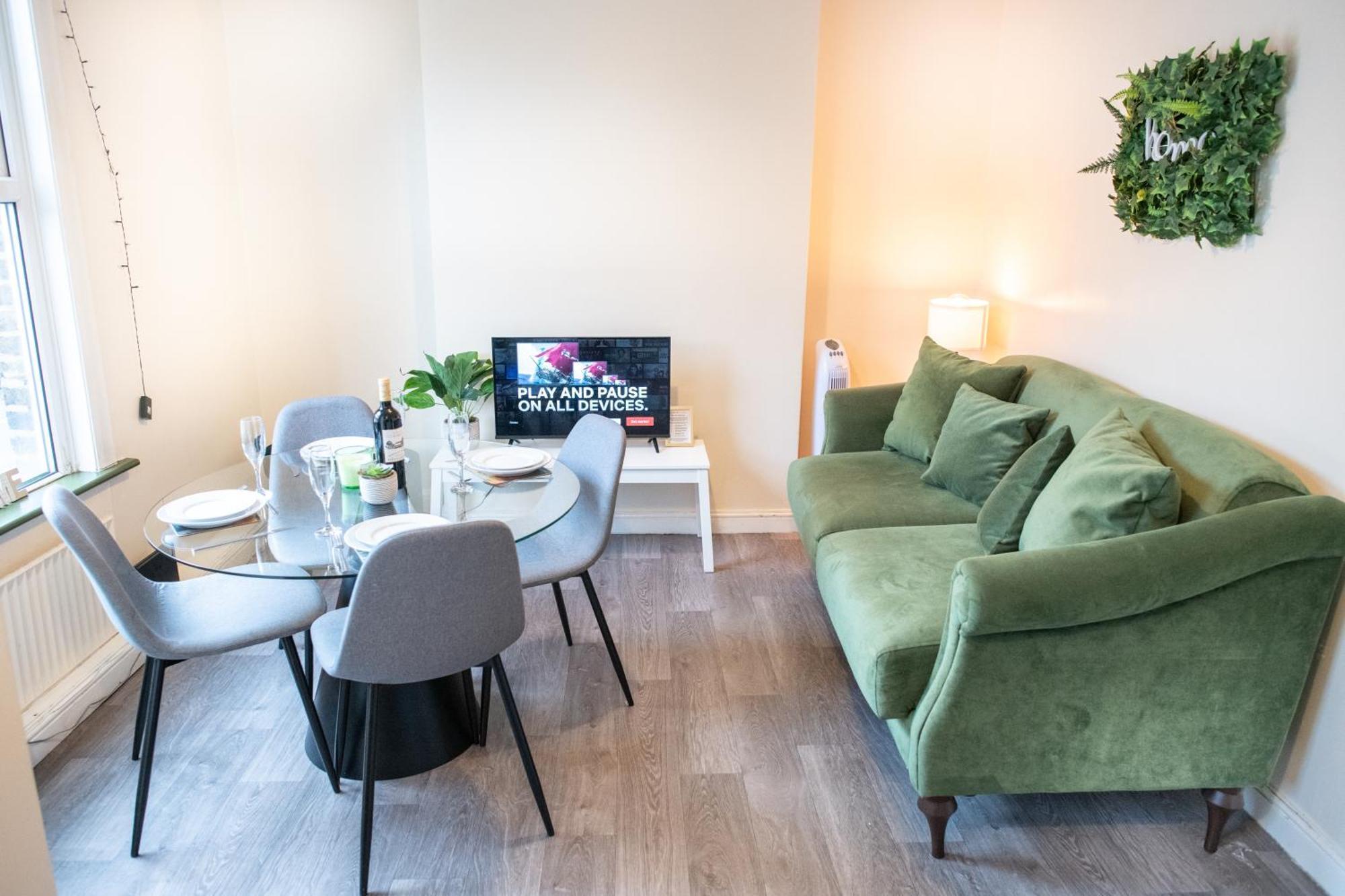 4 Bedroom Flat With High Speed Wi-Fi In North Acton, Ealing, West London Ngoại thất bức ảnh